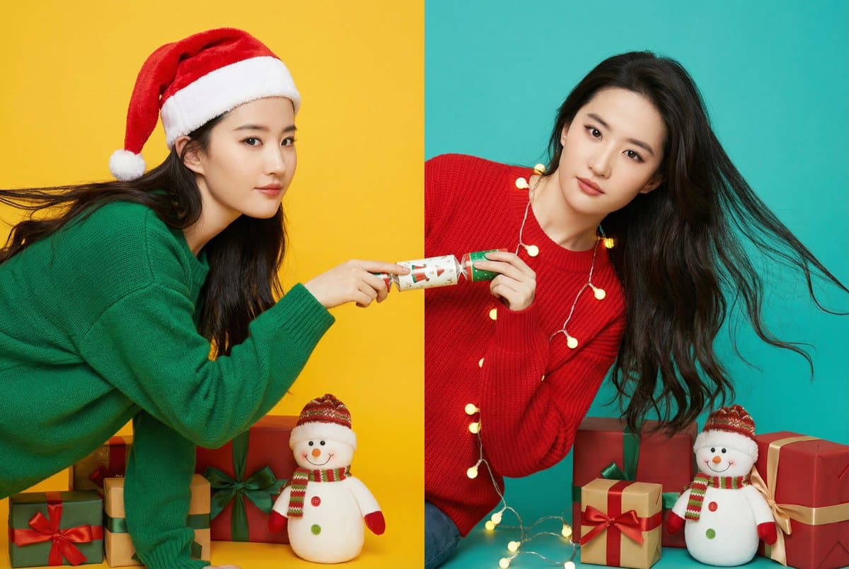 Christmas Special - Taking Selfies with Myself this Christmas
