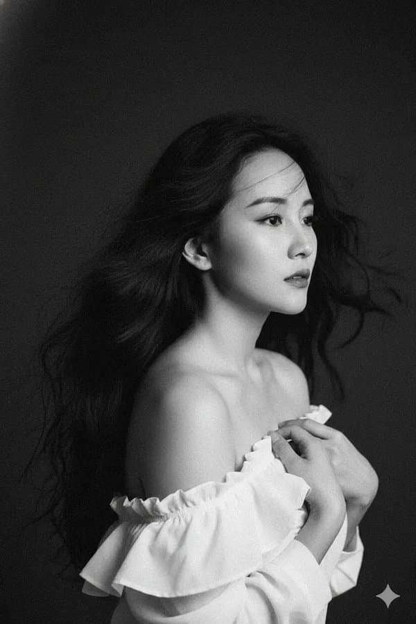 Retro black-and-white portrait photo from the 1990s